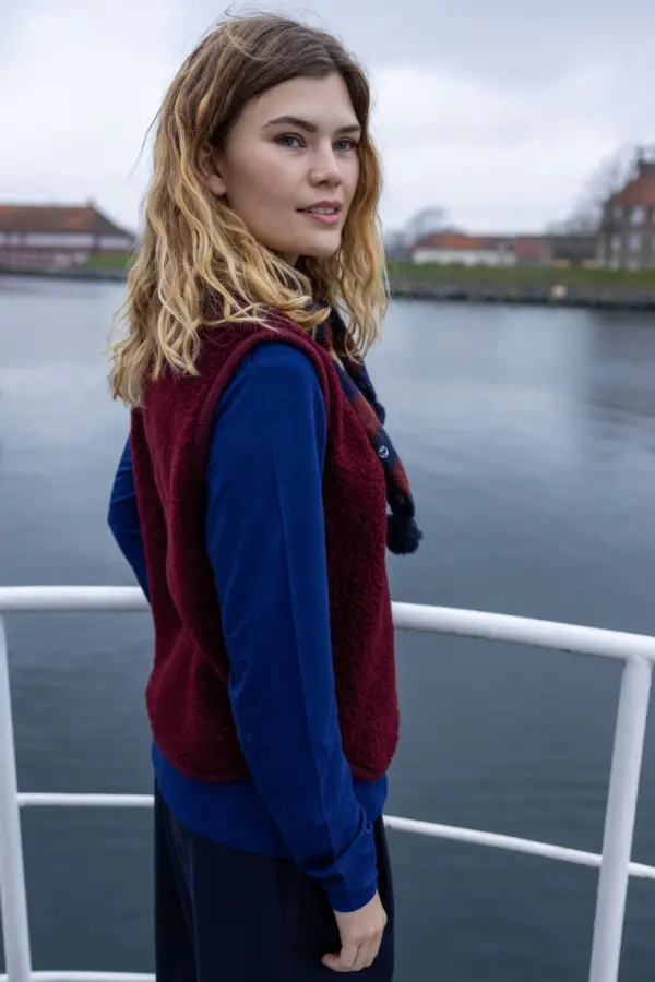 Danecubist Fuzzy Wool Fleece Vest - Dark wine