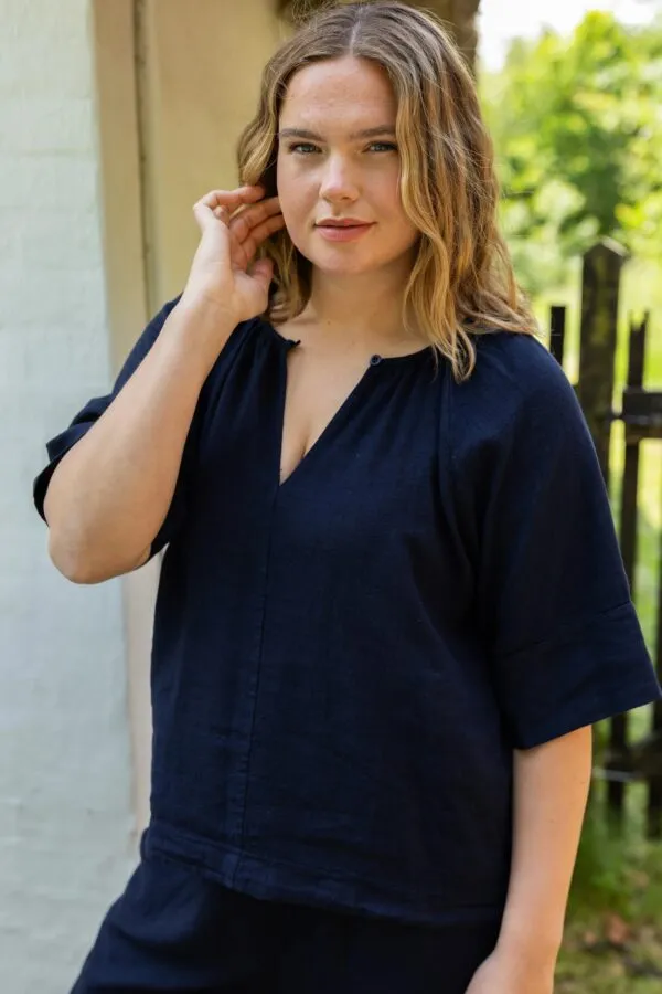 Daneshade Modal Linnen Top - Navy