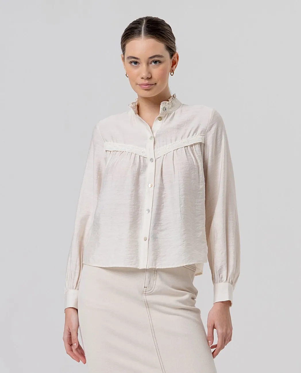 Blouse with Detail on the Front - Ecru