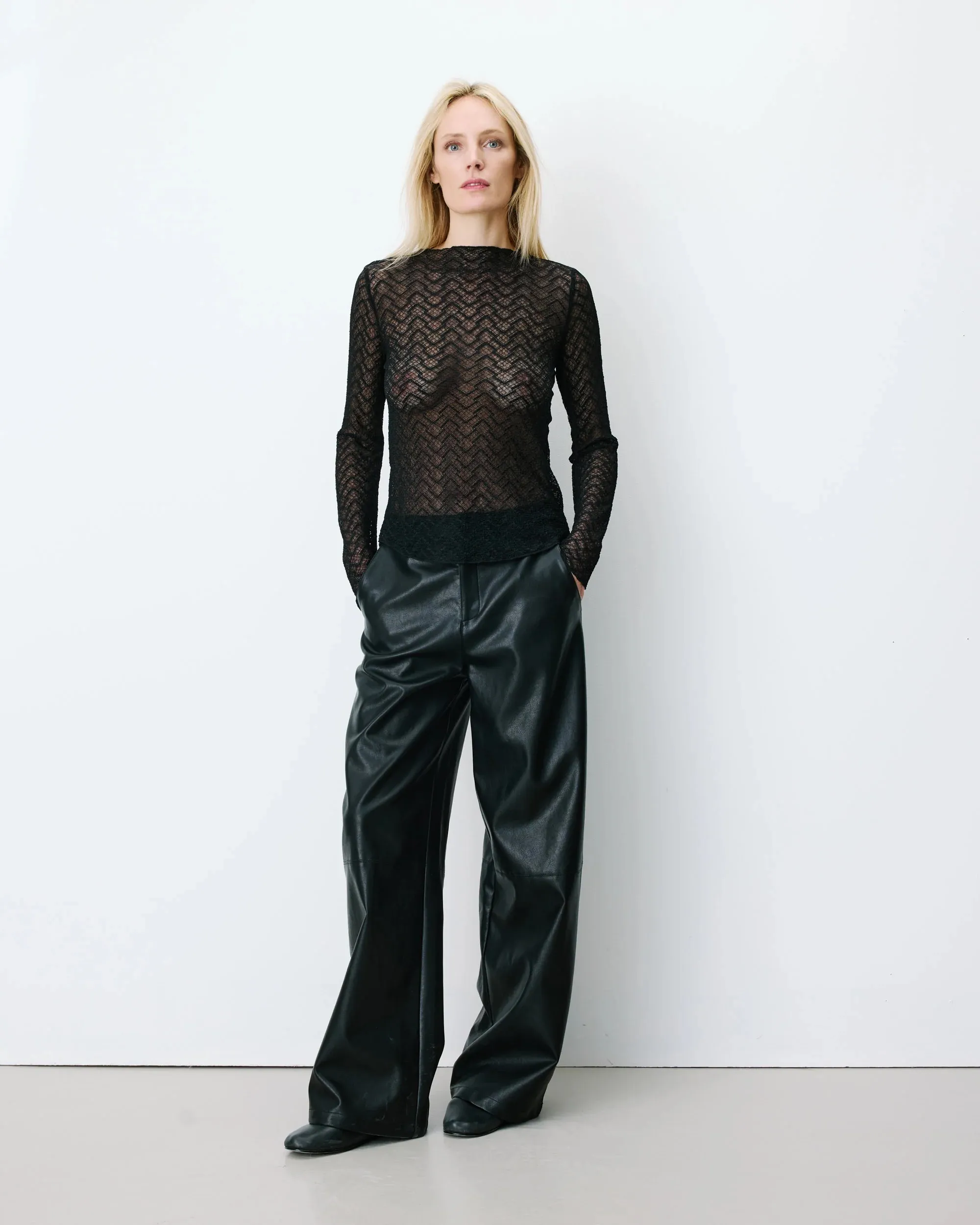 Longsleeve van kant - Zwart - Afbeelding 4