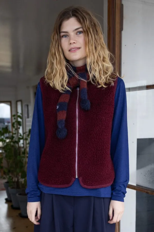 Danecubist Fuzzy Wool Fleece Vest - Dark wine