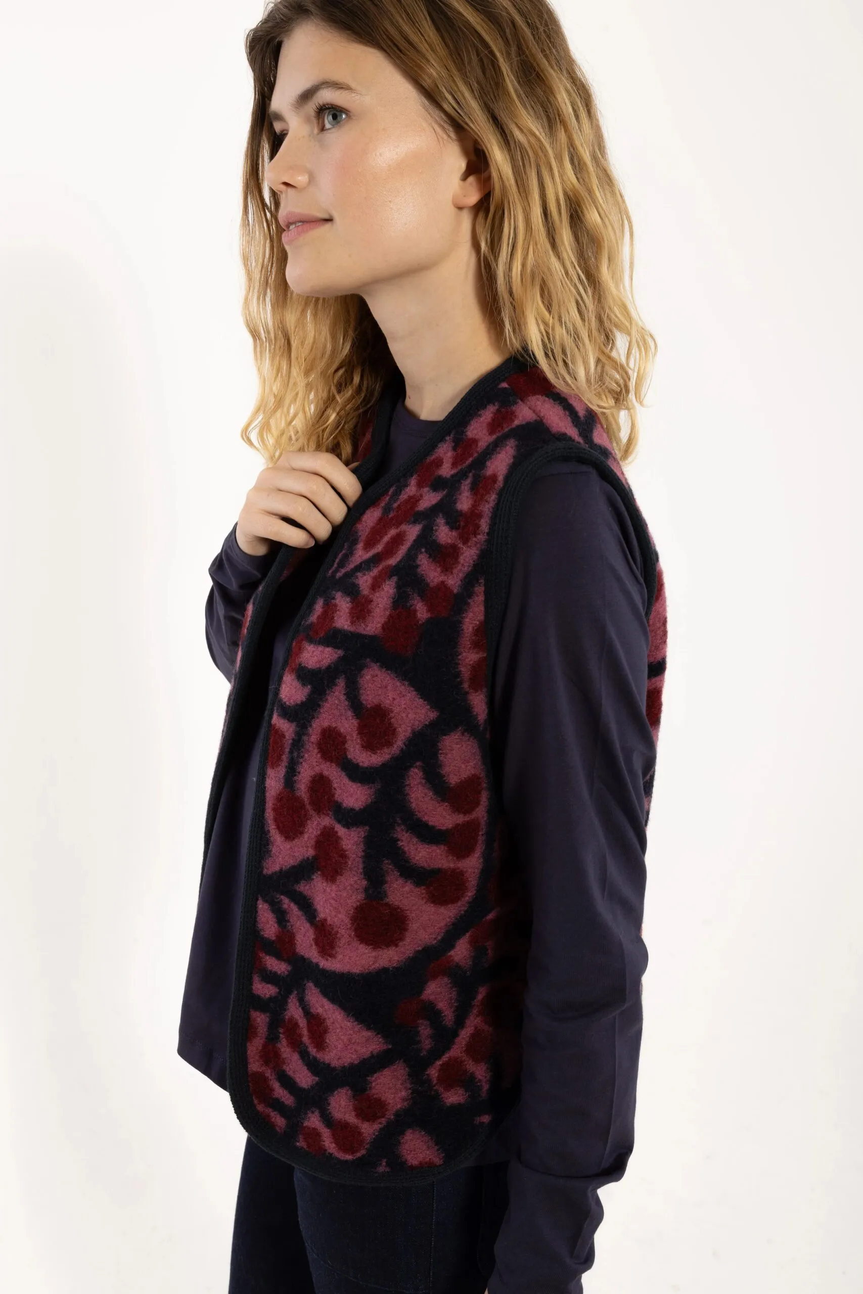 Danecobra Wool AOP Vest - cherry - Afbeelding 3