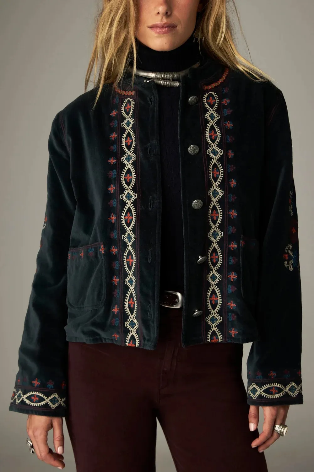 Velvet jasje met borduursels - Jade