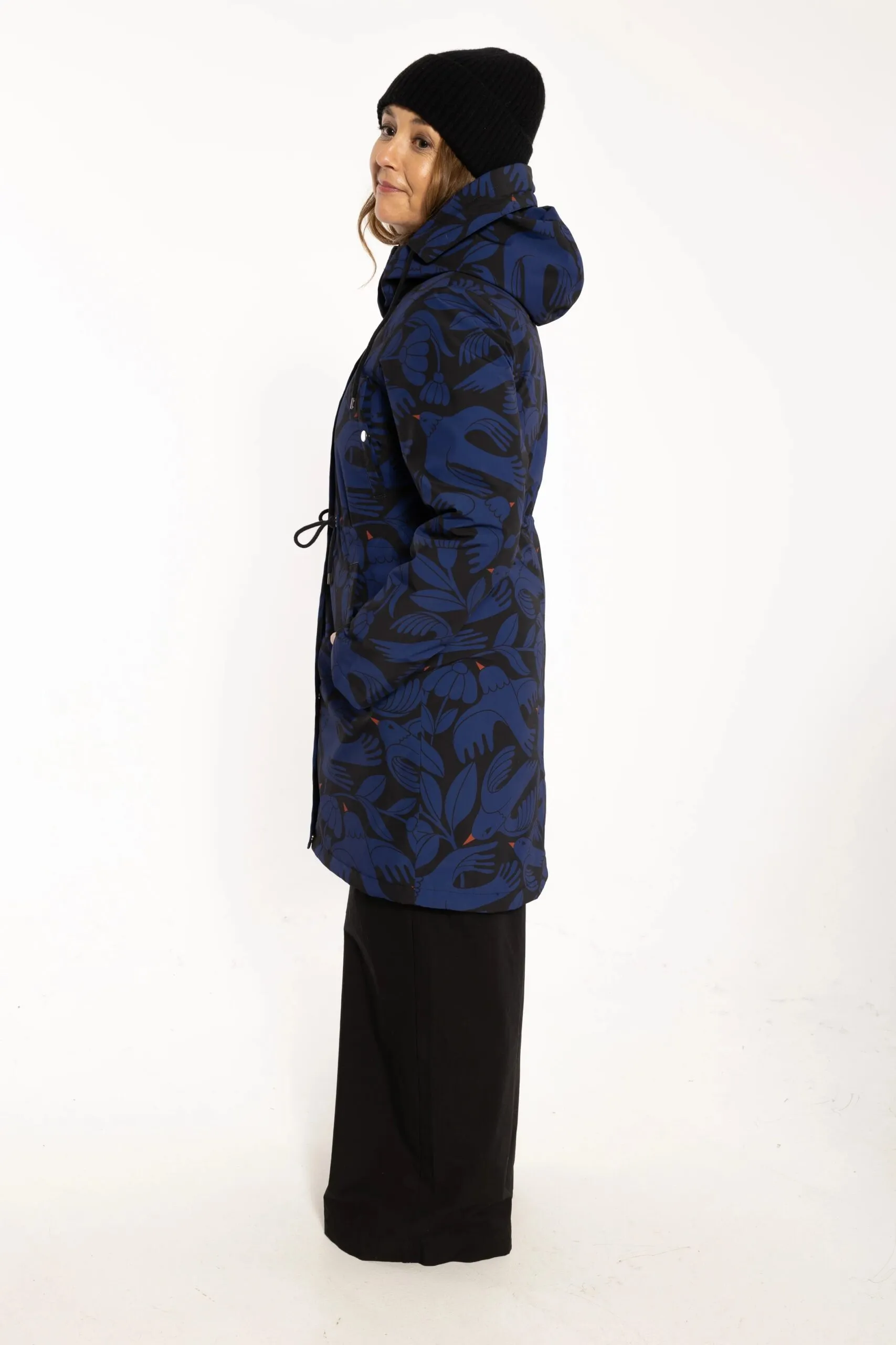 Danenora AOP Winter Parka - Black/Deep Blue BIRDIEUP - Afbeelding 3