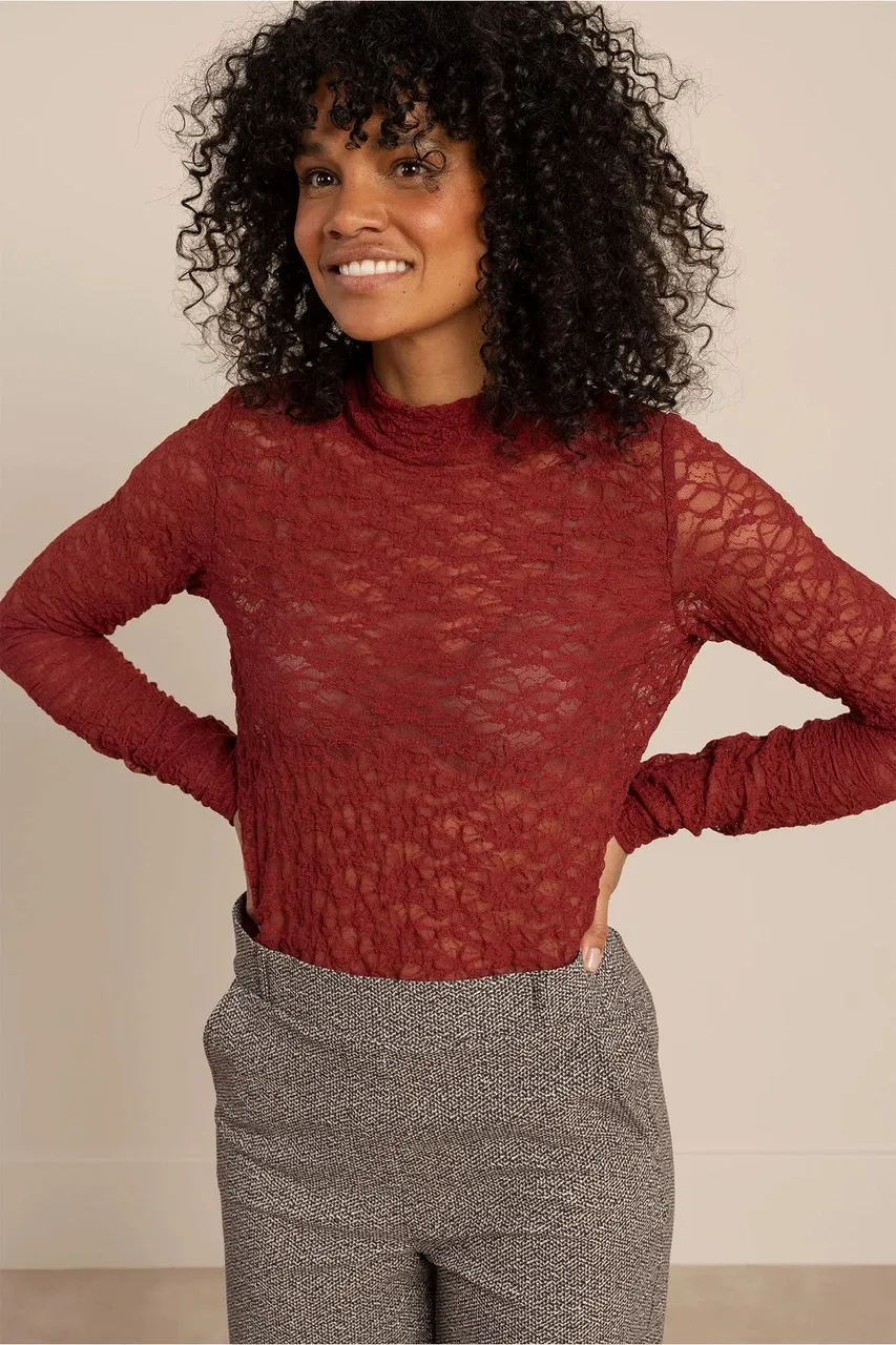 Reagan lace col top - Red Wine